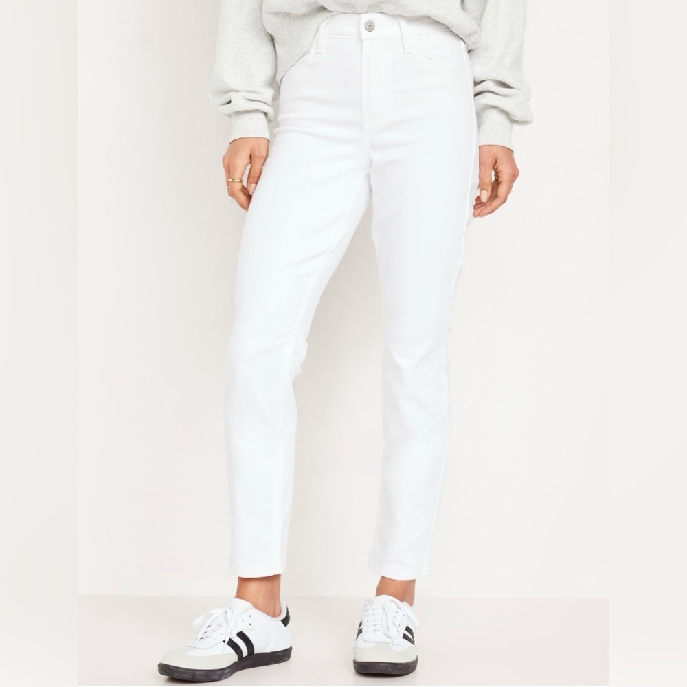Women’s Old Navy White Rockstar Slim Jeans~~Mid Rise Built in Sculpt~~Sz 2~~
